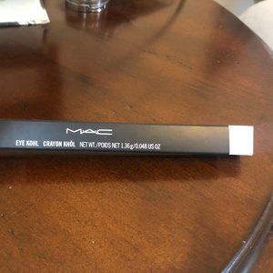 Fascinating White MAC Eyeliner